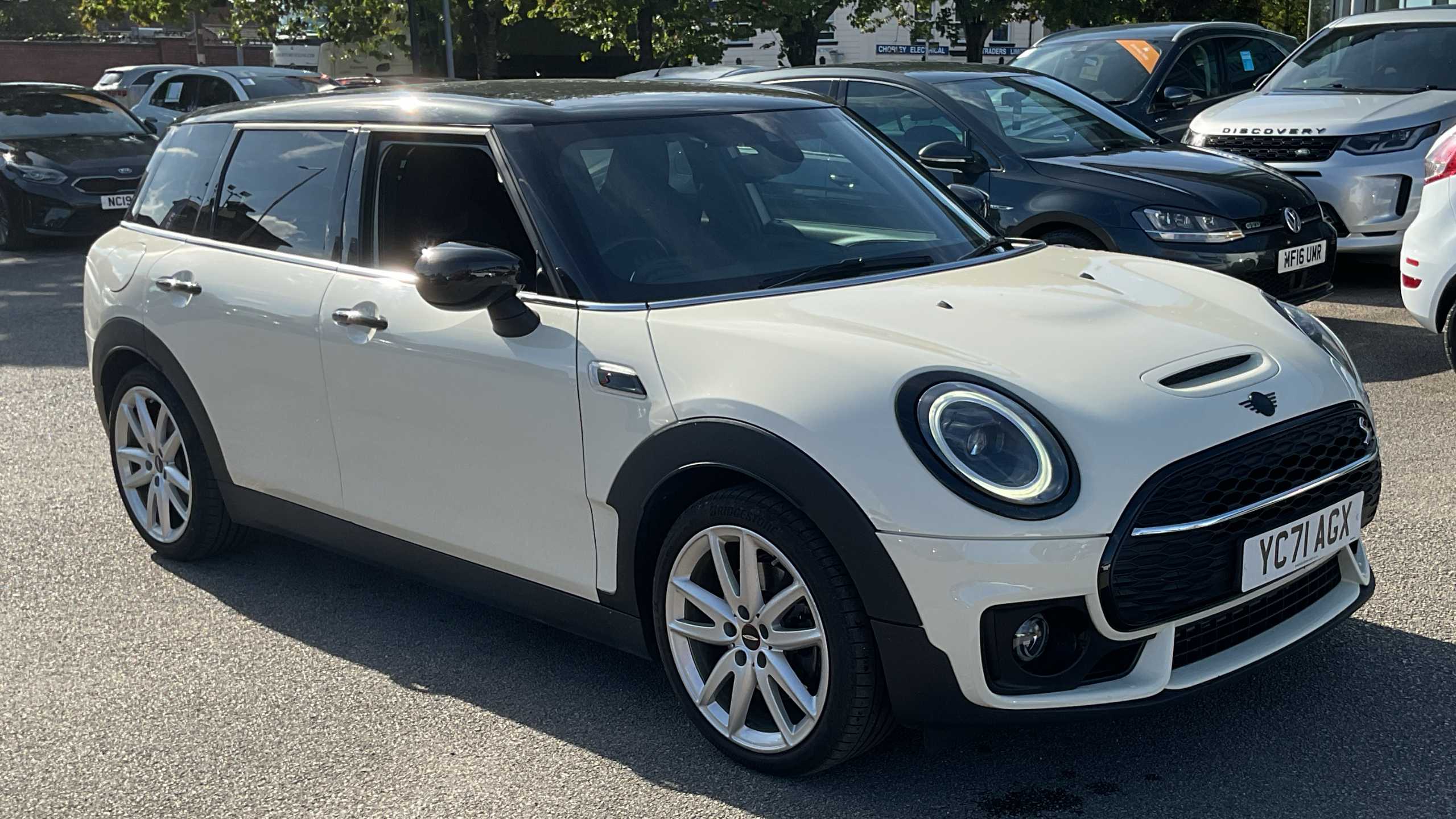 Main listing image - MINI Clubman