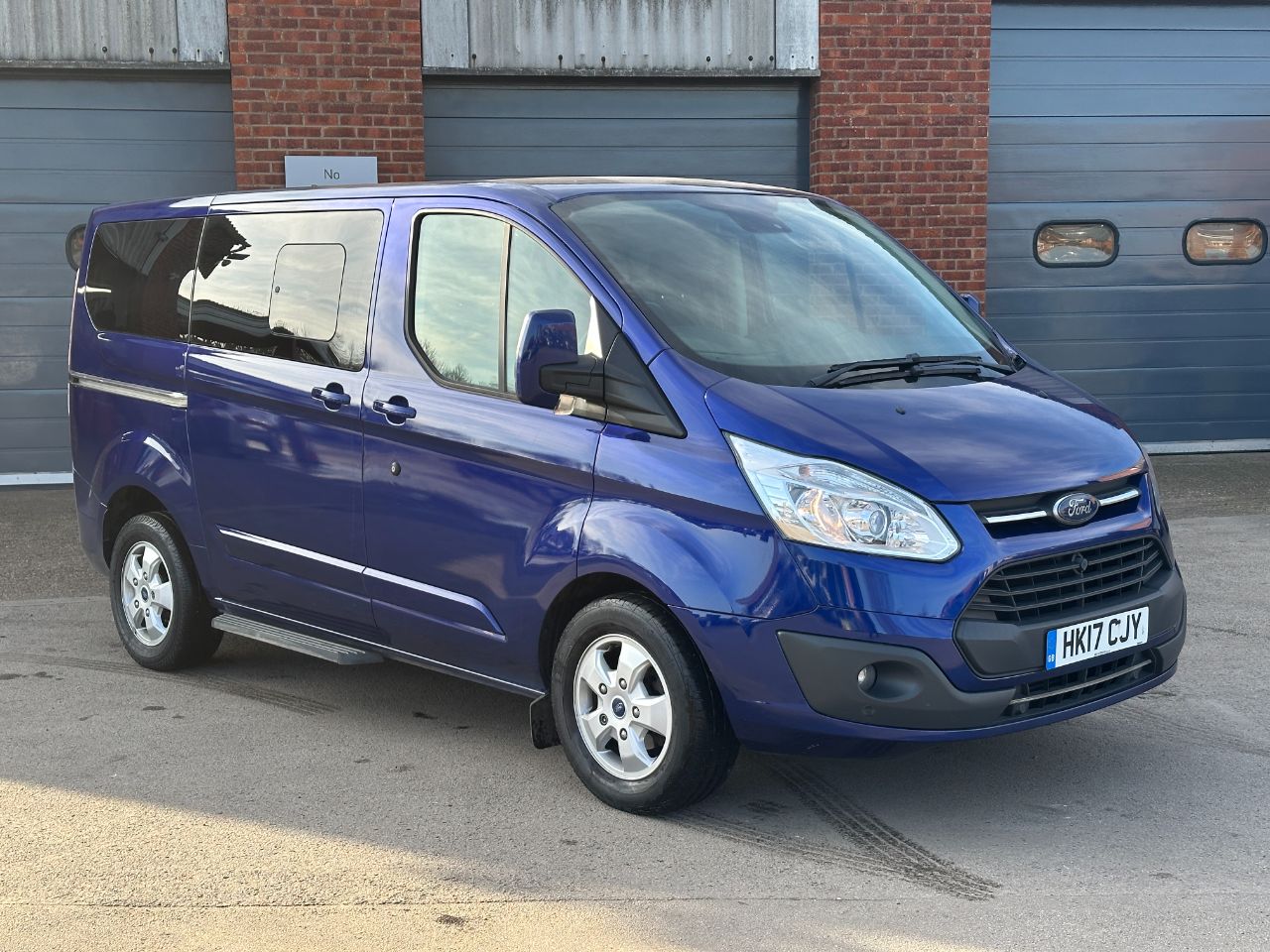 Main listing image - Ford Tourneo Custom