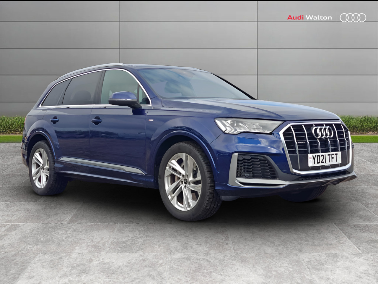 Main listing image - Audi Q7