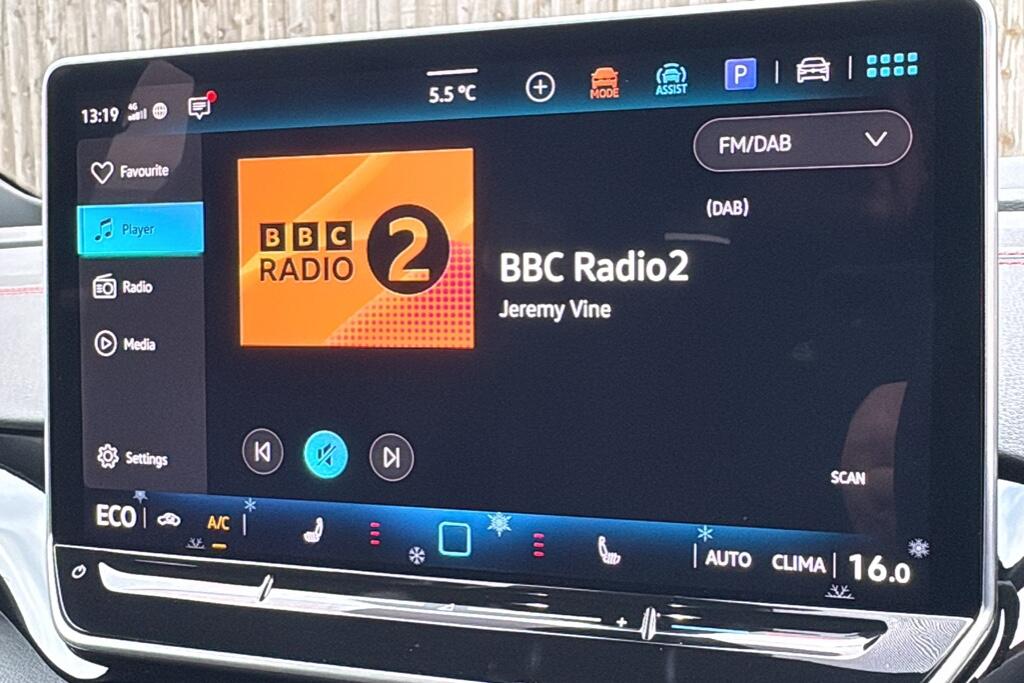 Main listing image - Volkswagen ID.4