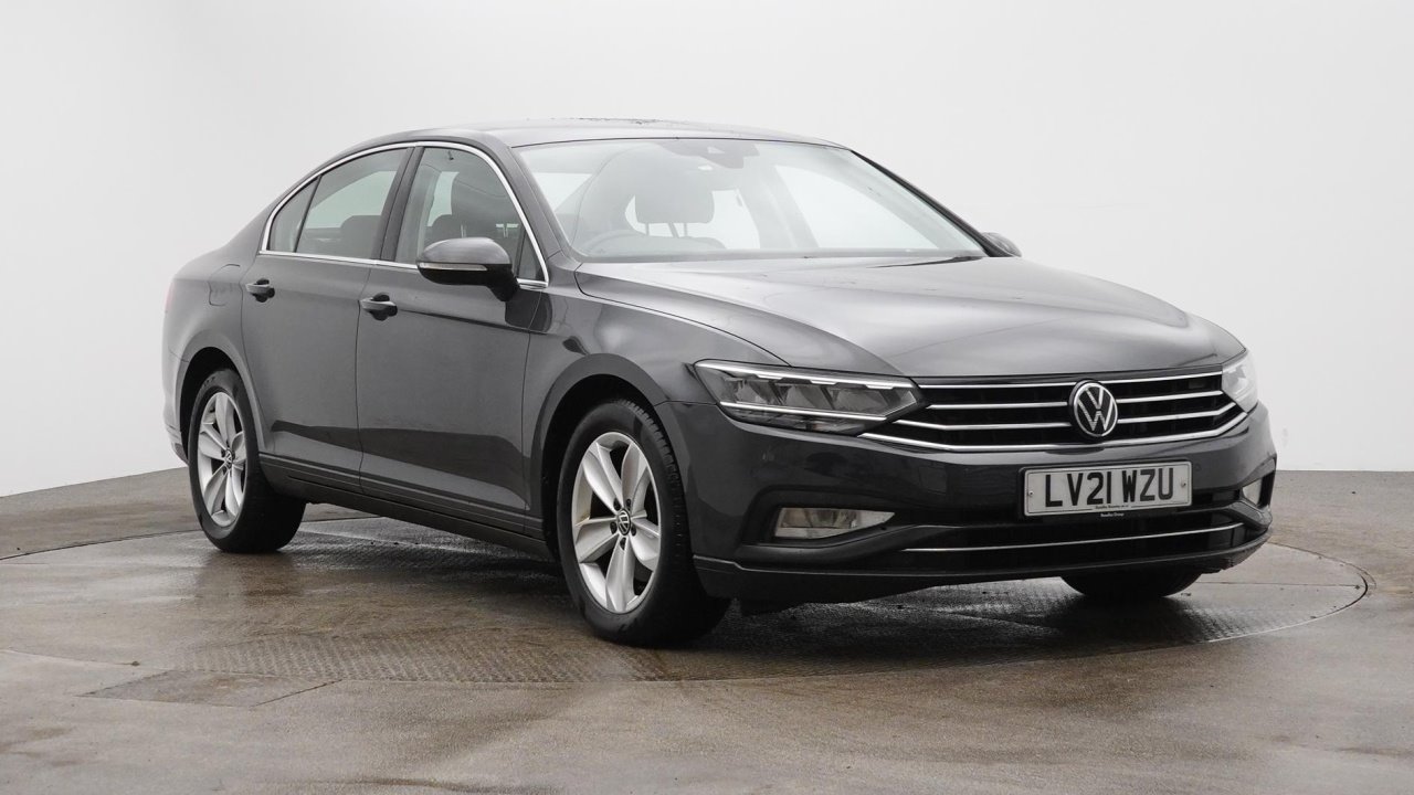 Main listing image - Volkswagen Passat