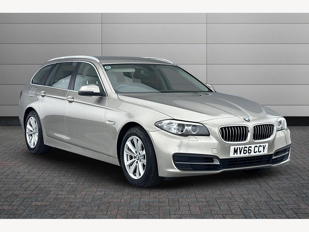 Main listing image - BMW 5 Series Touring