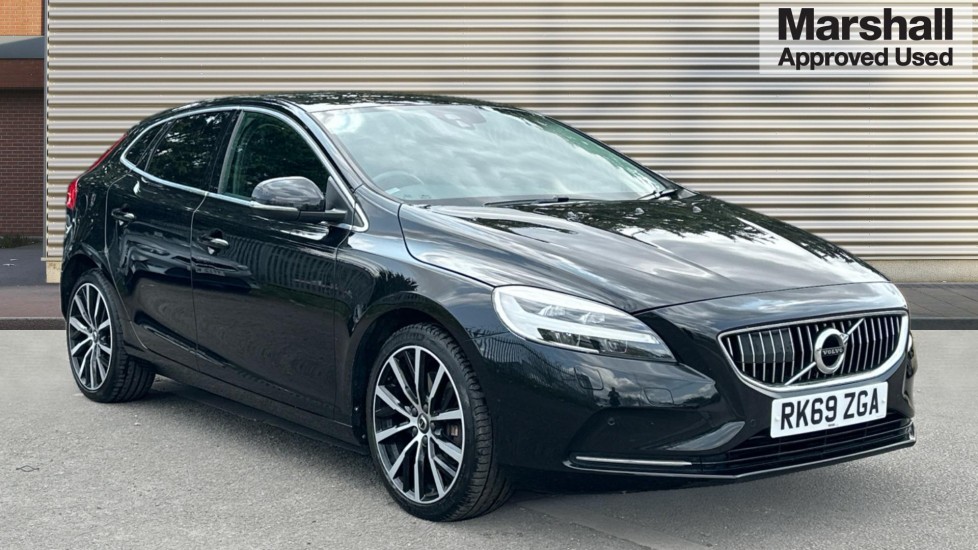 Main listing image - Volvo V40
