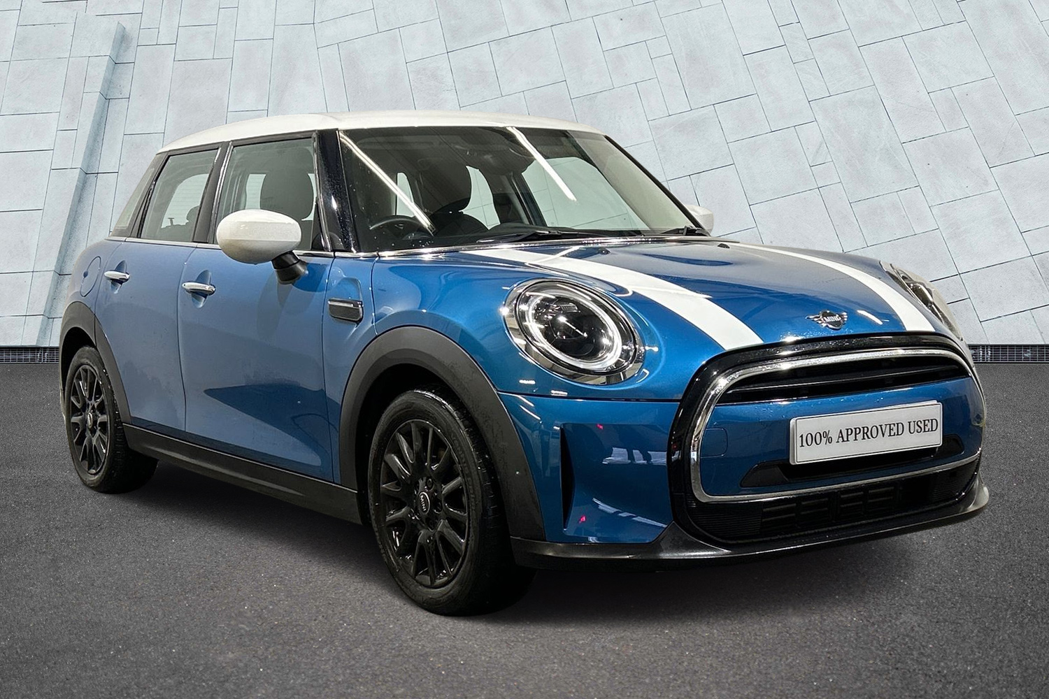 Main listing image - MINI Hatchback 5dr