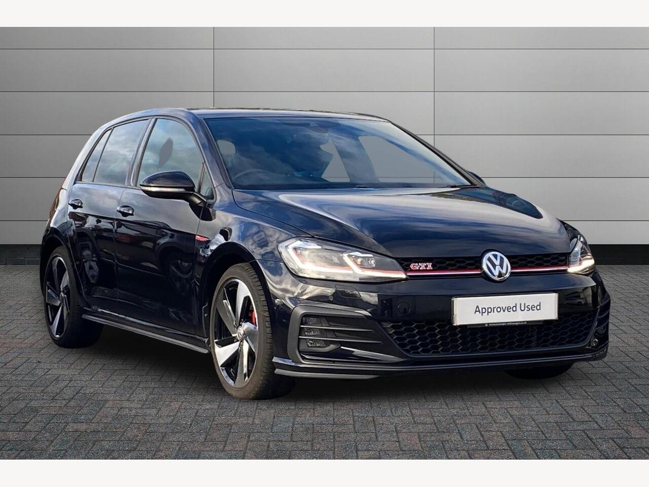 Main listing image - Volkswagen Golf