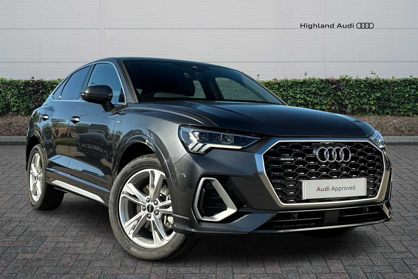 Main listing image - Audi Q3