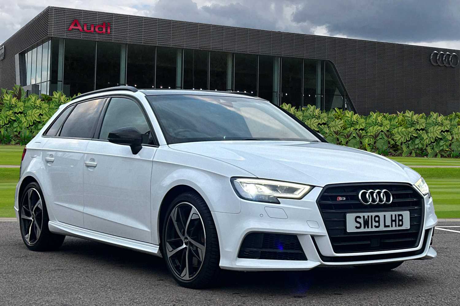 Main listing image - Audi S3