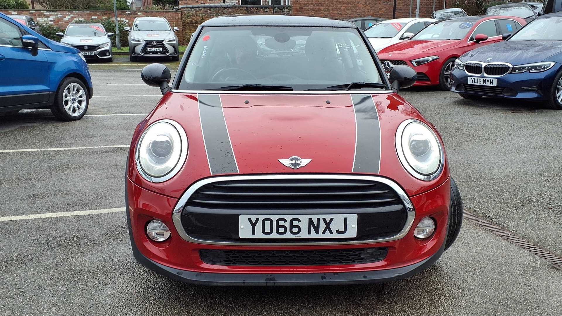 Main listing image - MINI Hatchback