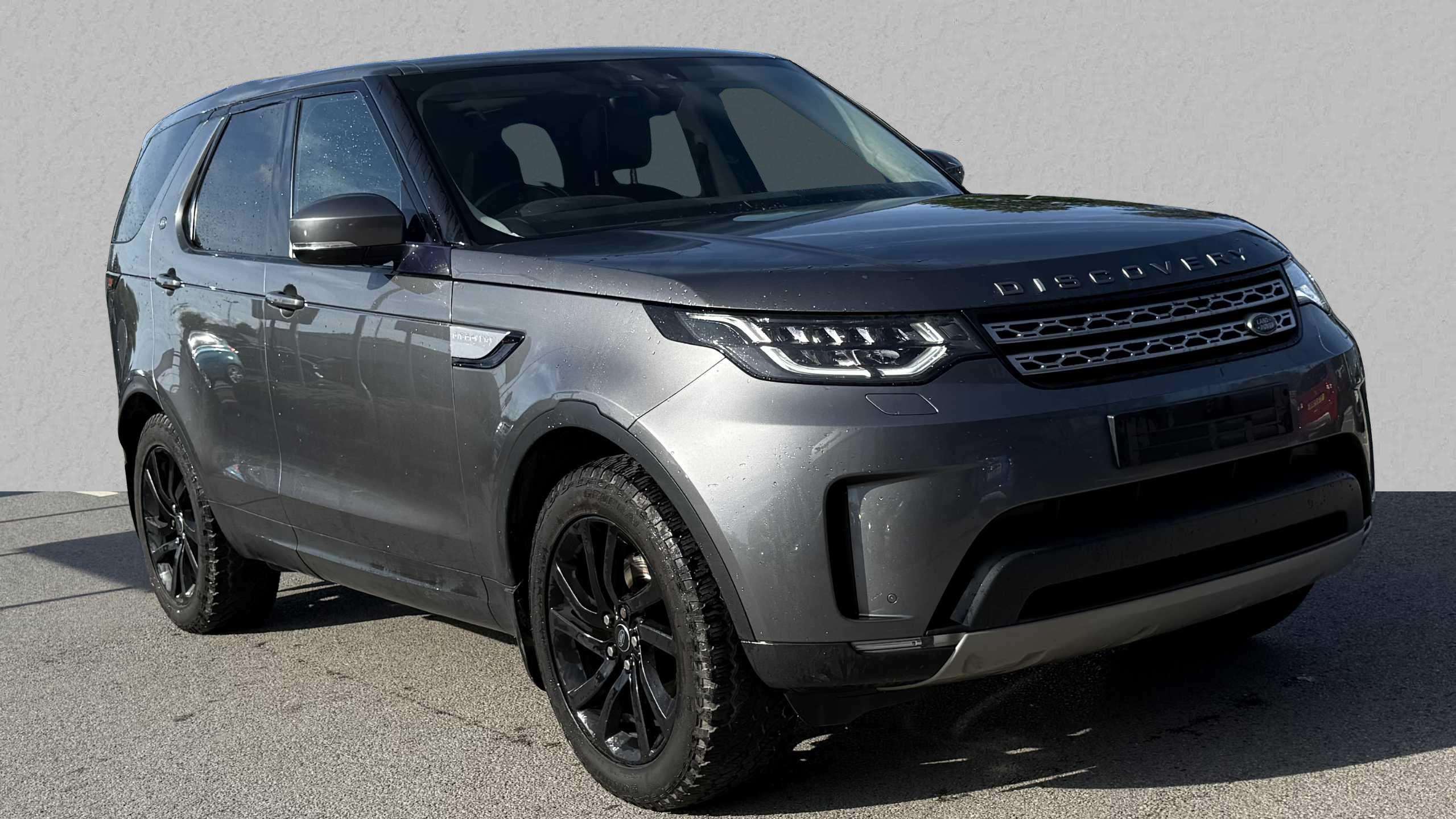 Main listing image - Land Rover Discovery