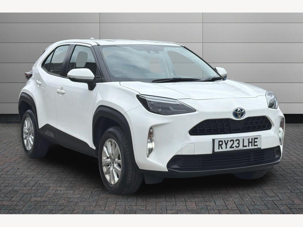 Main listing image - Toyota Yaris Cross