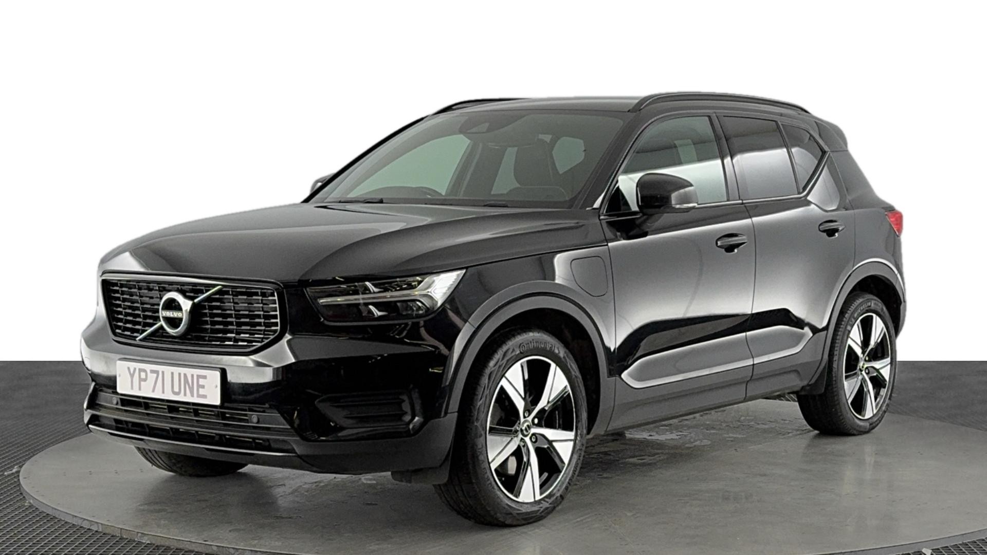 Main listing image - Volvo XC40 Recharge