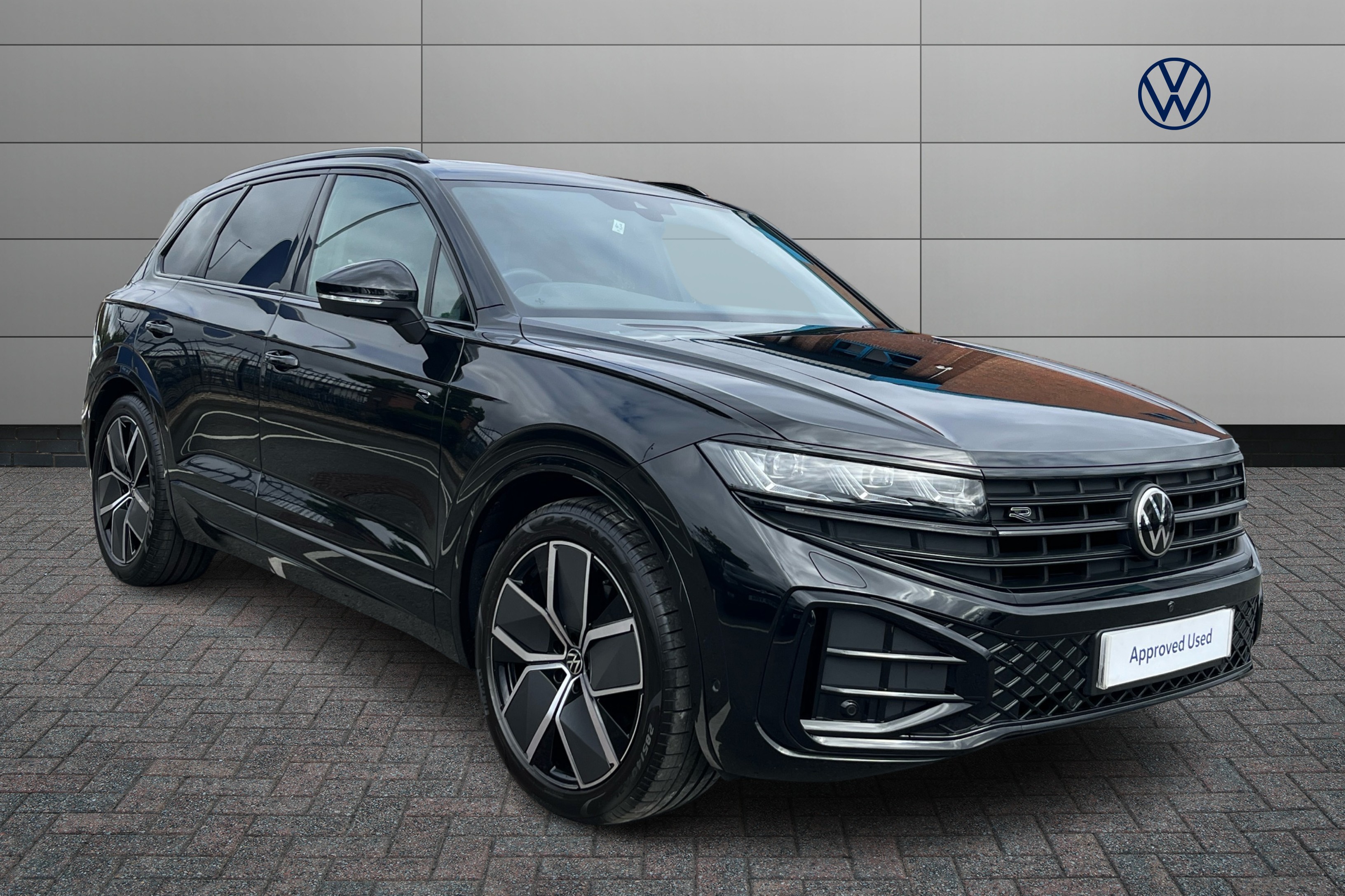 Main listing image - Volkswagen Touareg