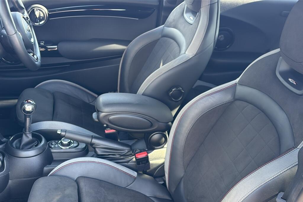 Main listing image - MINI Hatchback