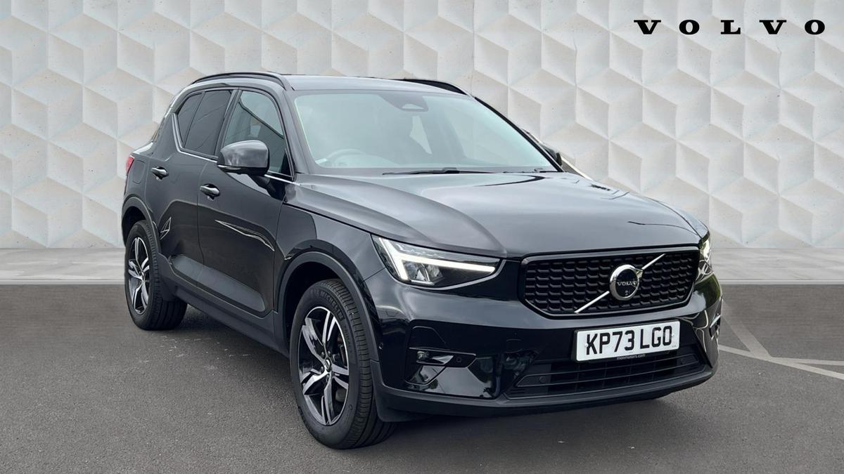 Main listing image - Volvo XC40