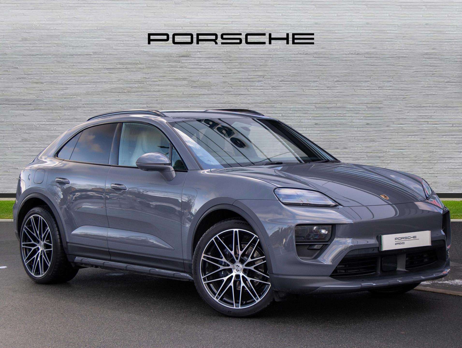 Main listing image - Porsche Macan