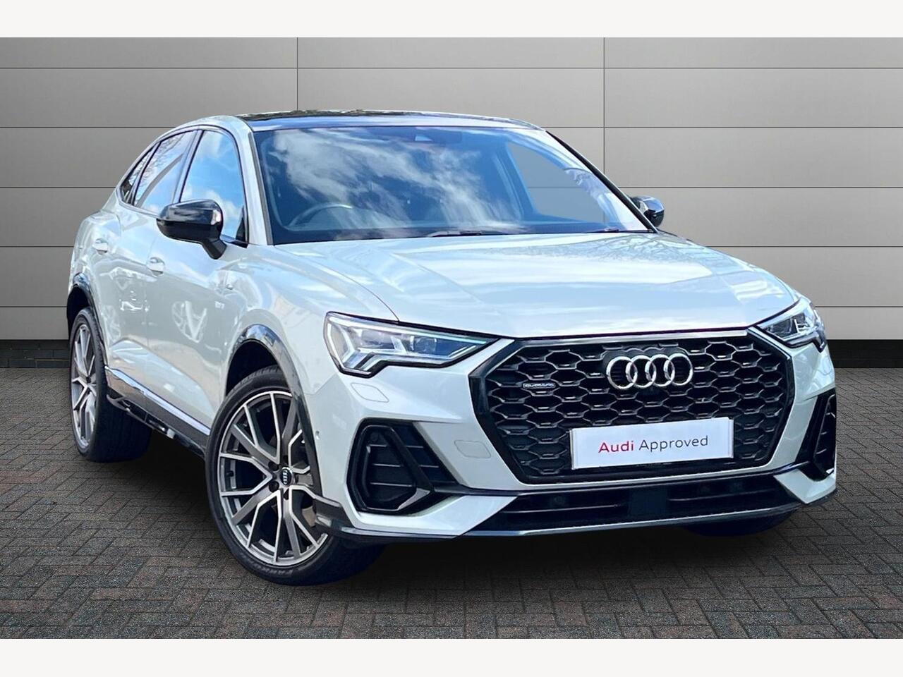 Main listing image - Audi Q3