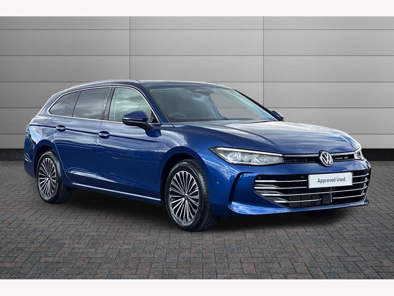 Main listing image - Volkswagen Passat