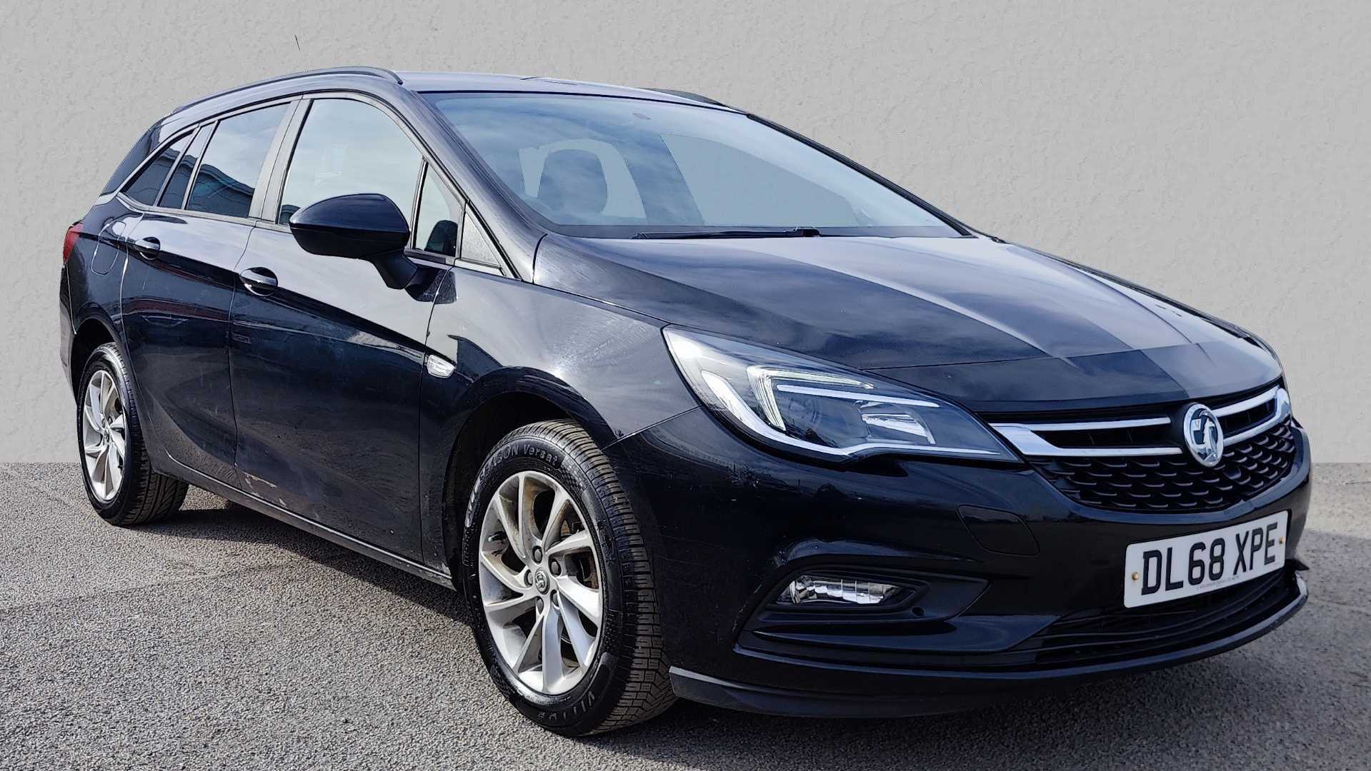 Main listing image - Vauxhall Astra Sports Tourer