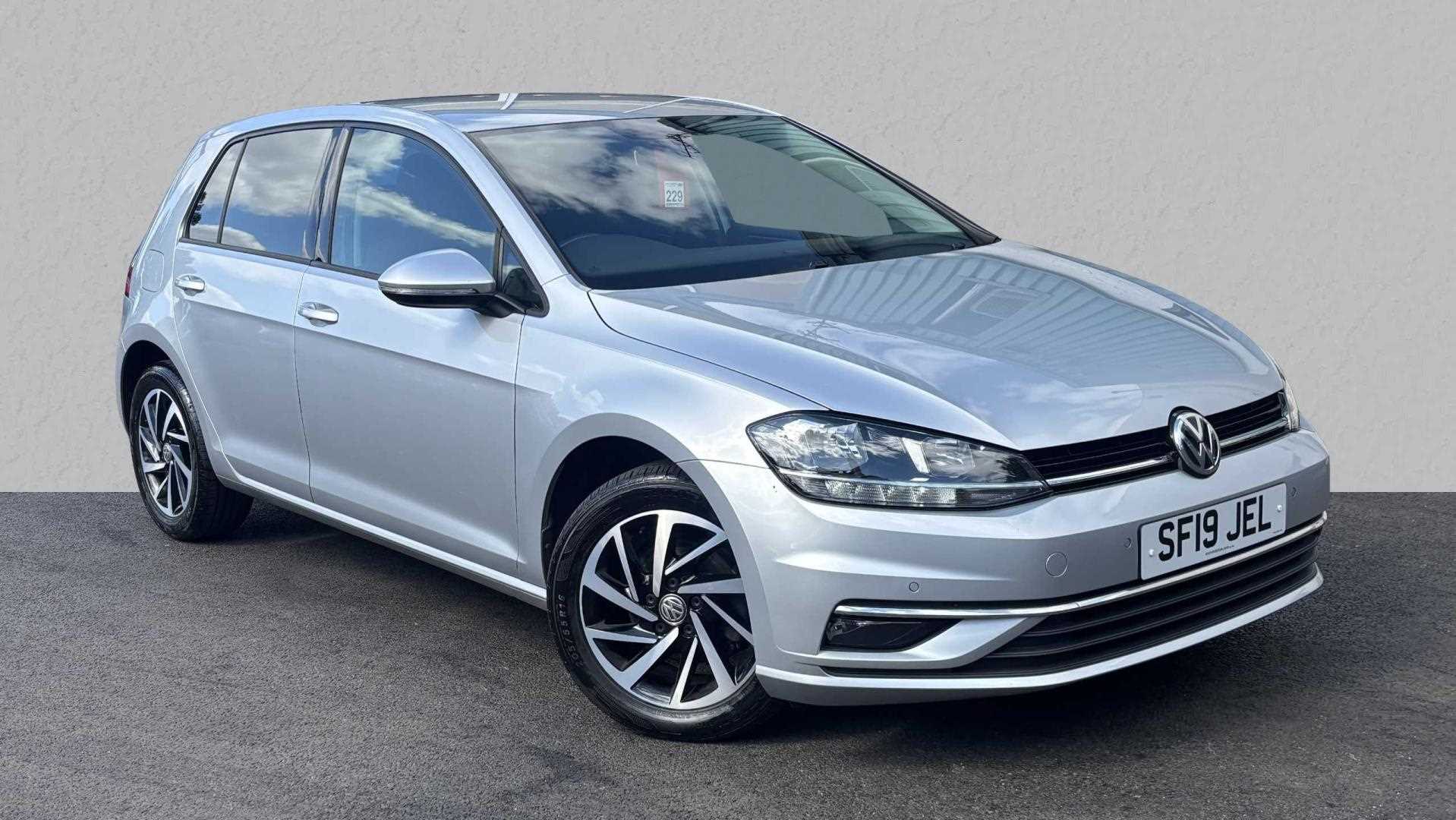 Main listing image - Volkswagen Golf