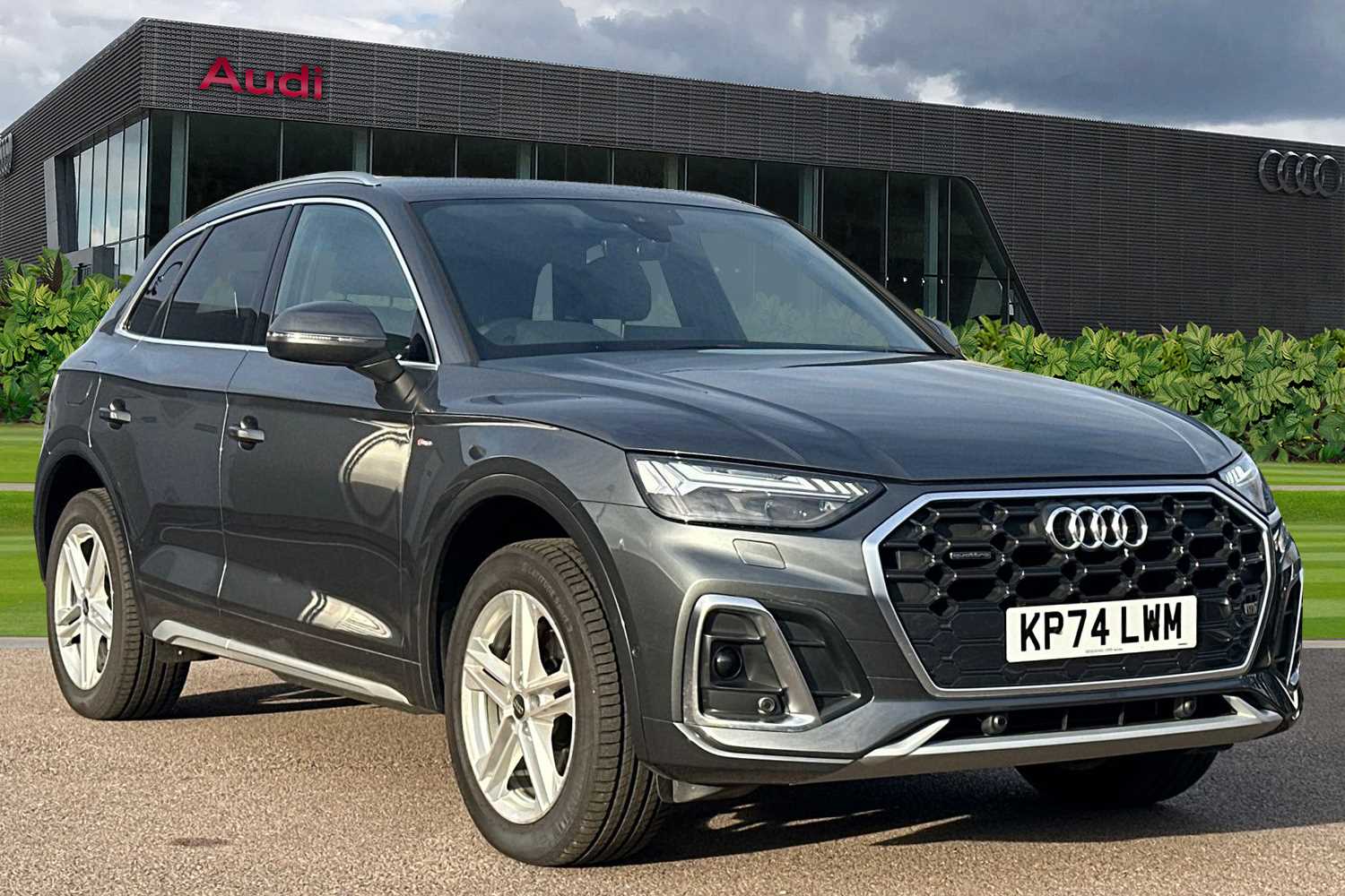 Main listing image - Audi Q5