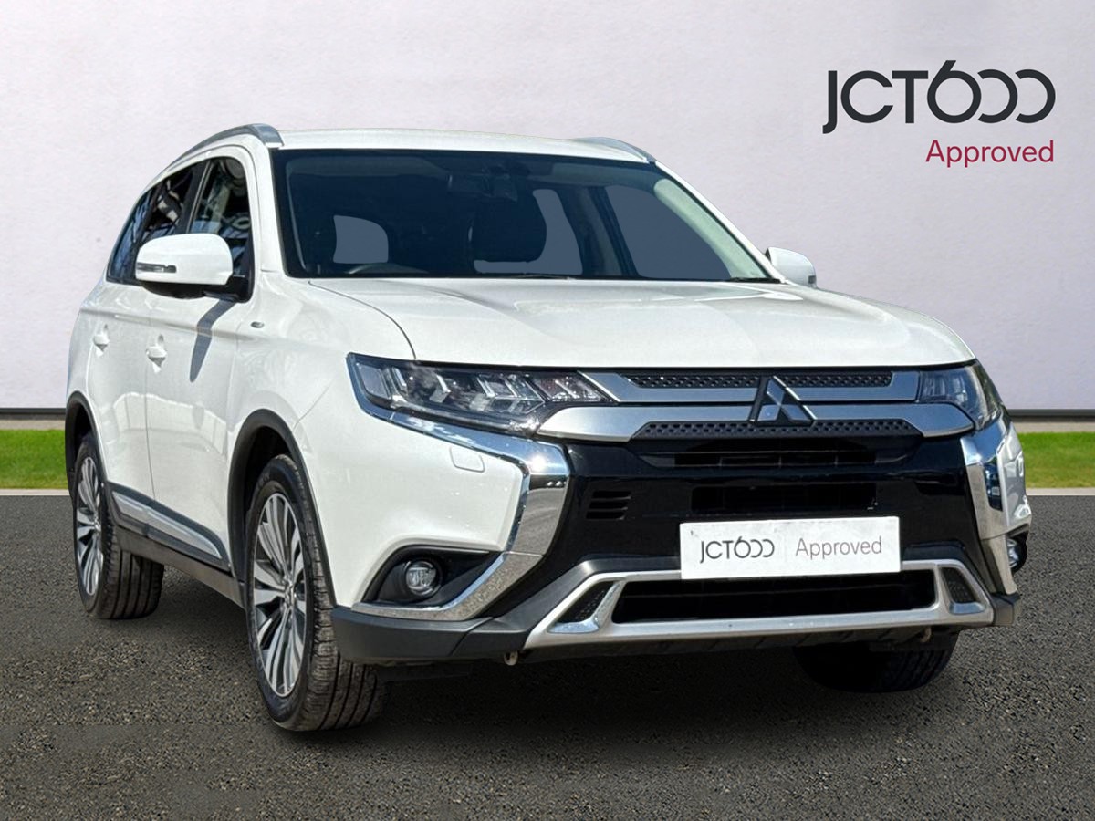 Main listing image - Mitsubishi Outlander