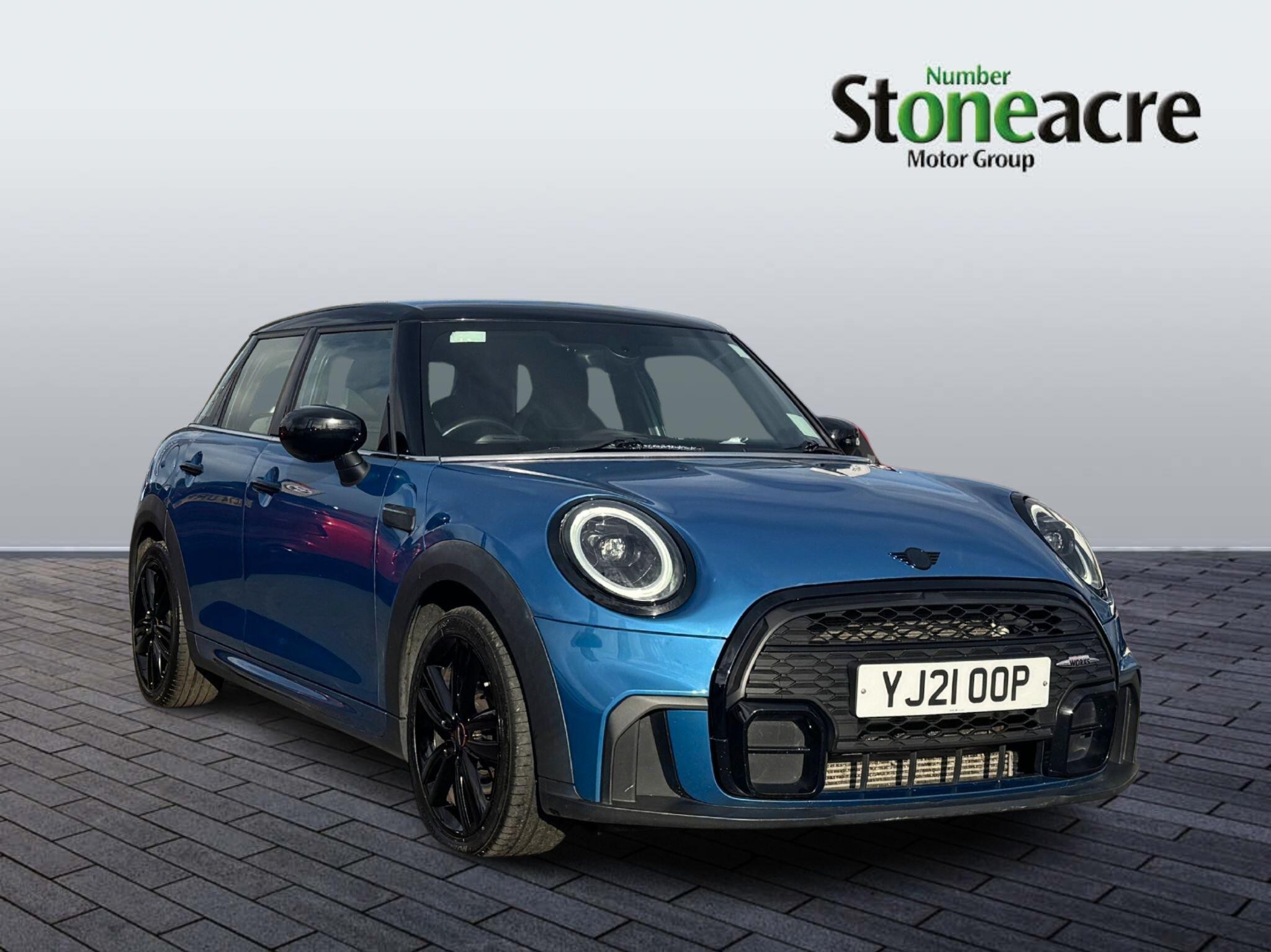 Main listing image - MINI Hatchback 5dr