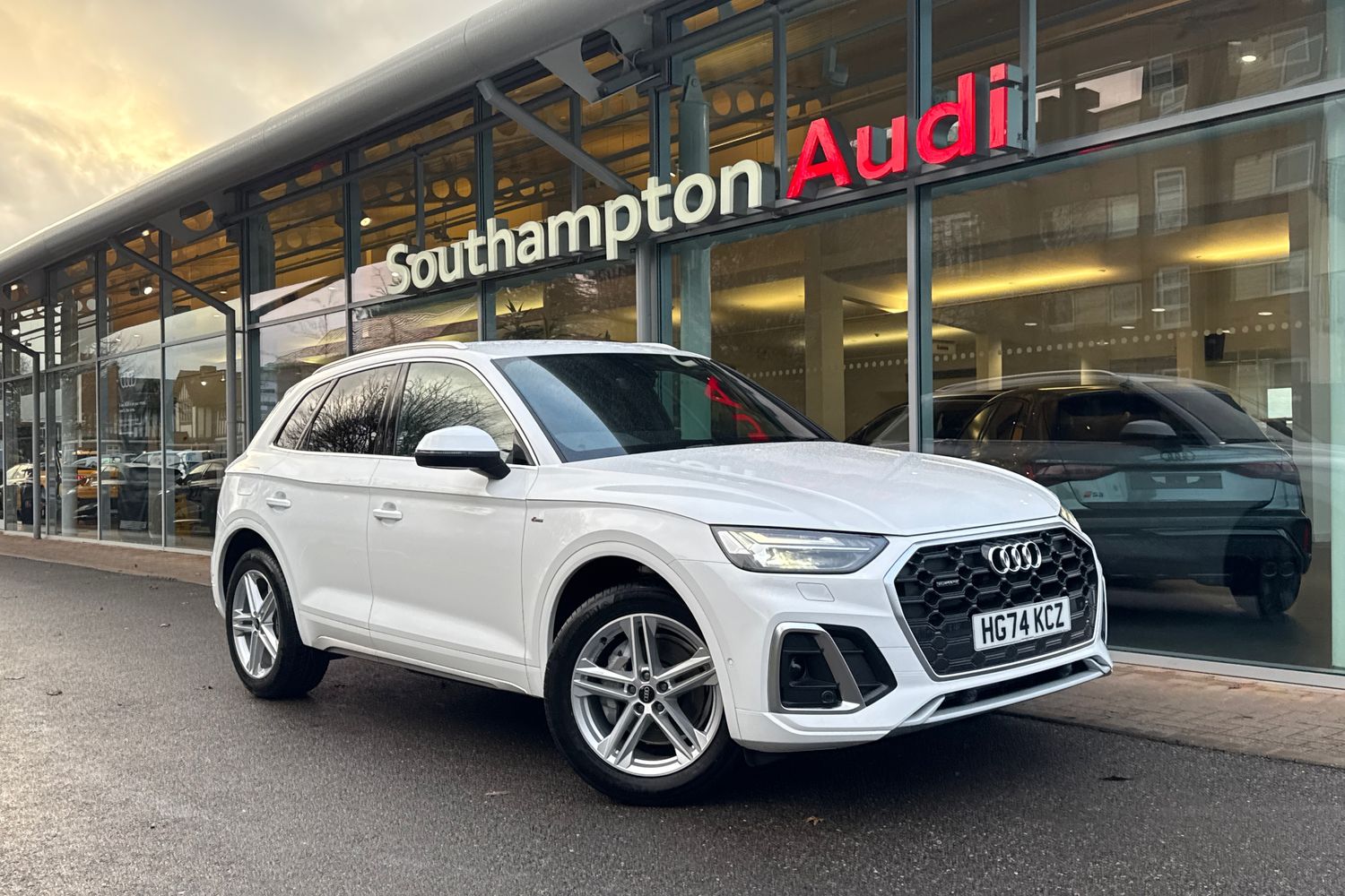 Main listing image - Audi Q5