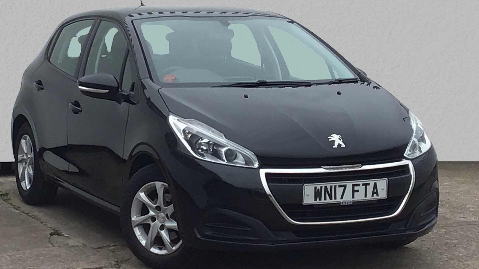 Main listing image - Peugeot 208