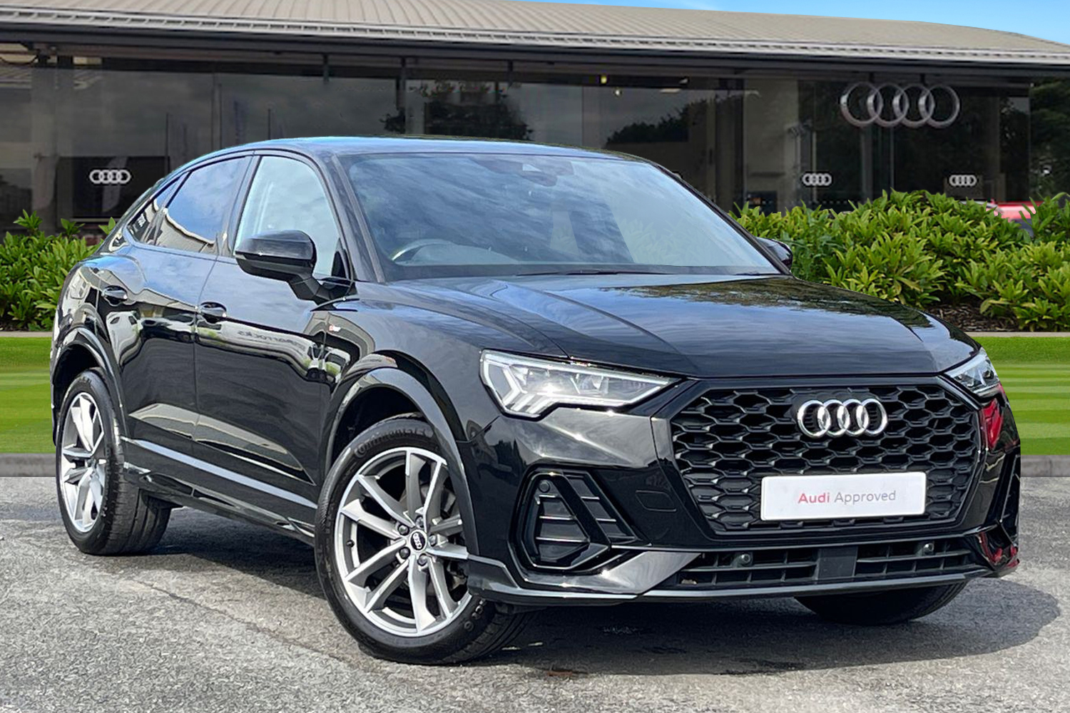 Main listing image - Audi Q3