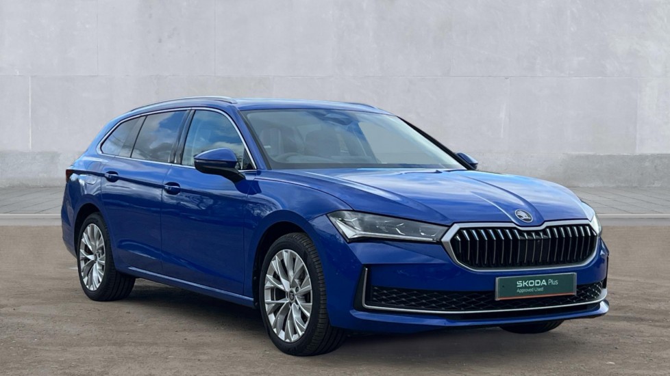 Main listing image - Skoda Superb Estate