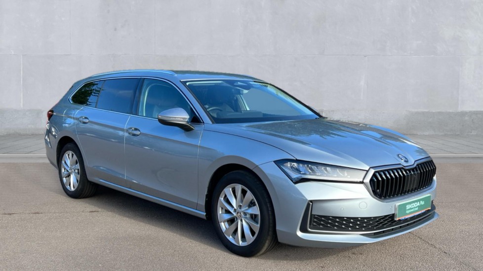Main listing image - Skoda Superb Estate