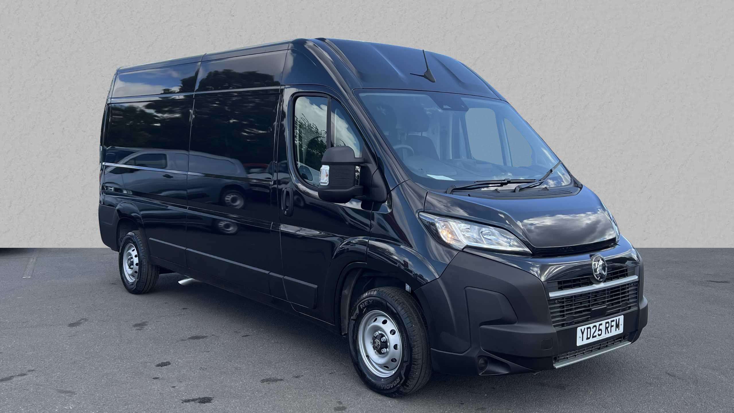 Main listing image - Vauxhall Movano