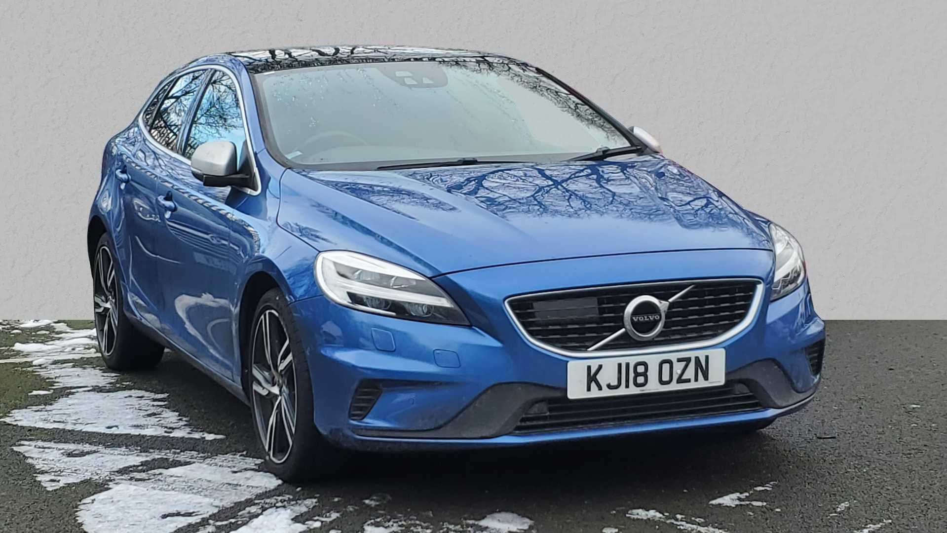 Main listing image - Volvo V40