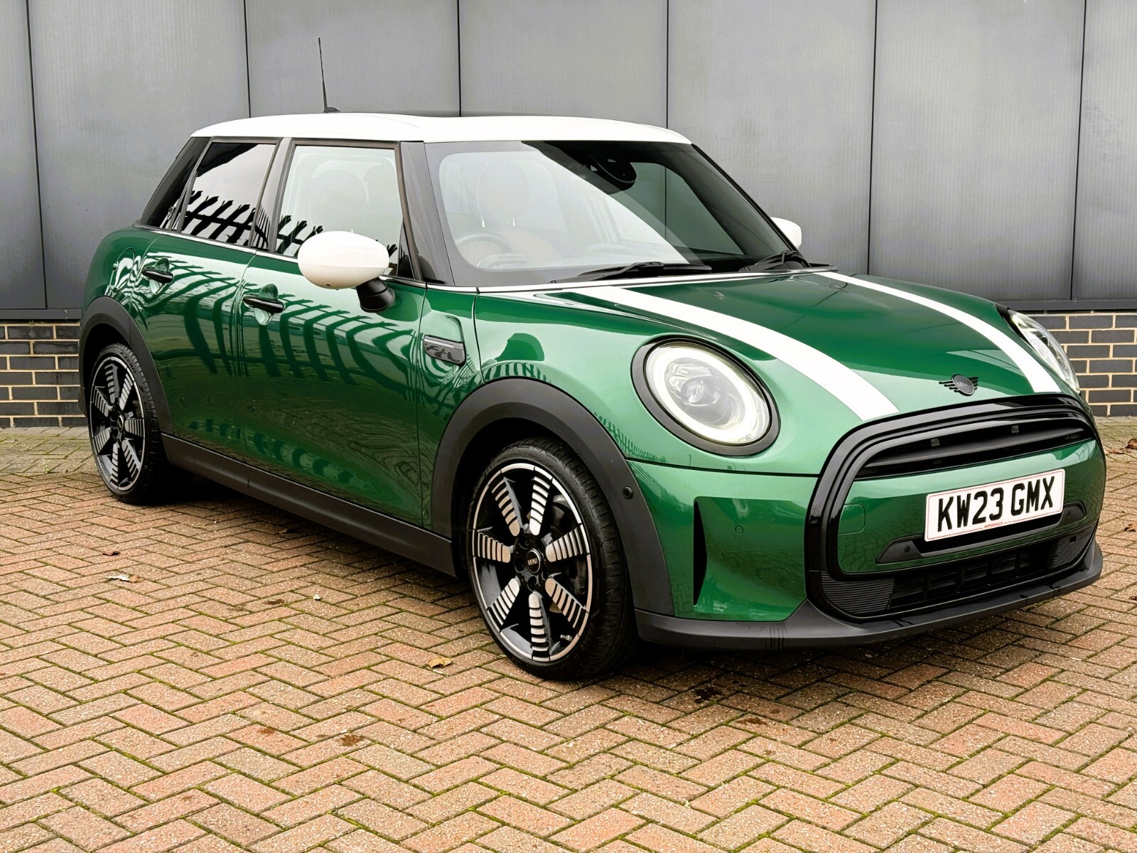 Main listing image - MINI Hatchback 5dr
