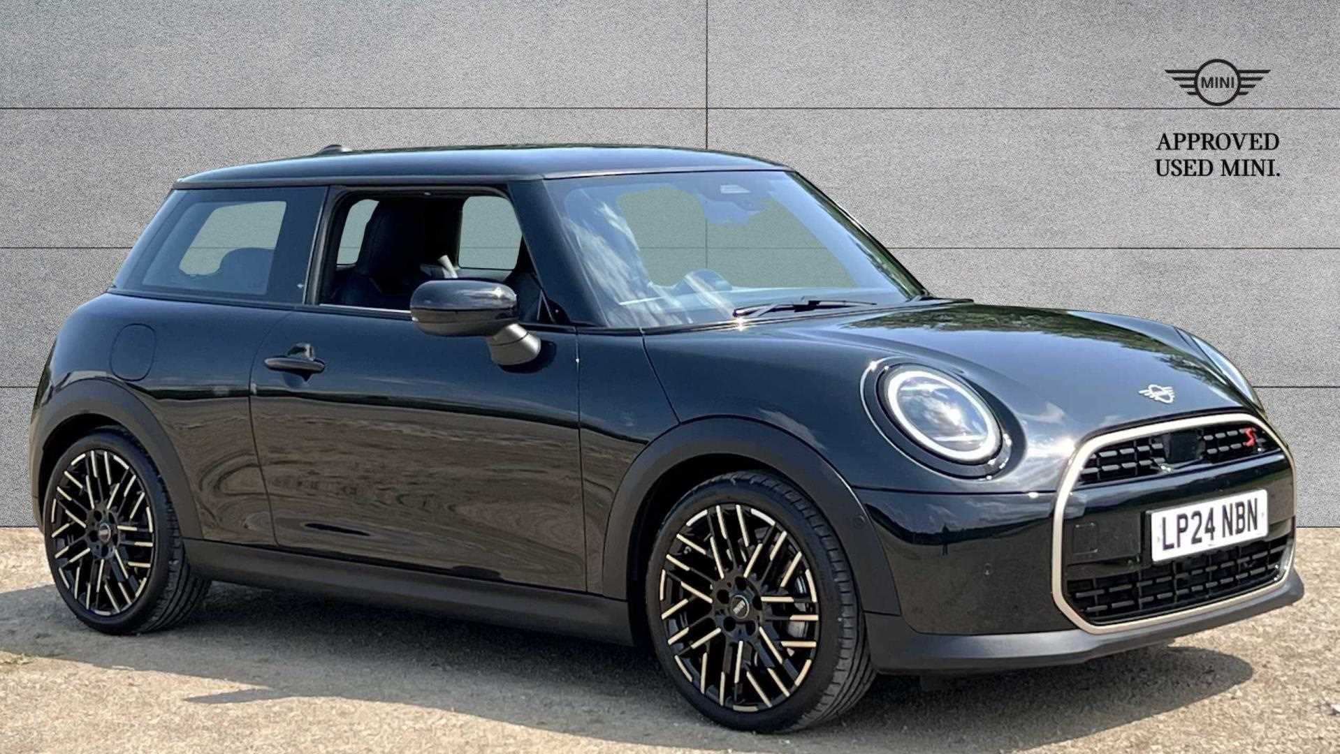 Main listing image - MINI Hatchback