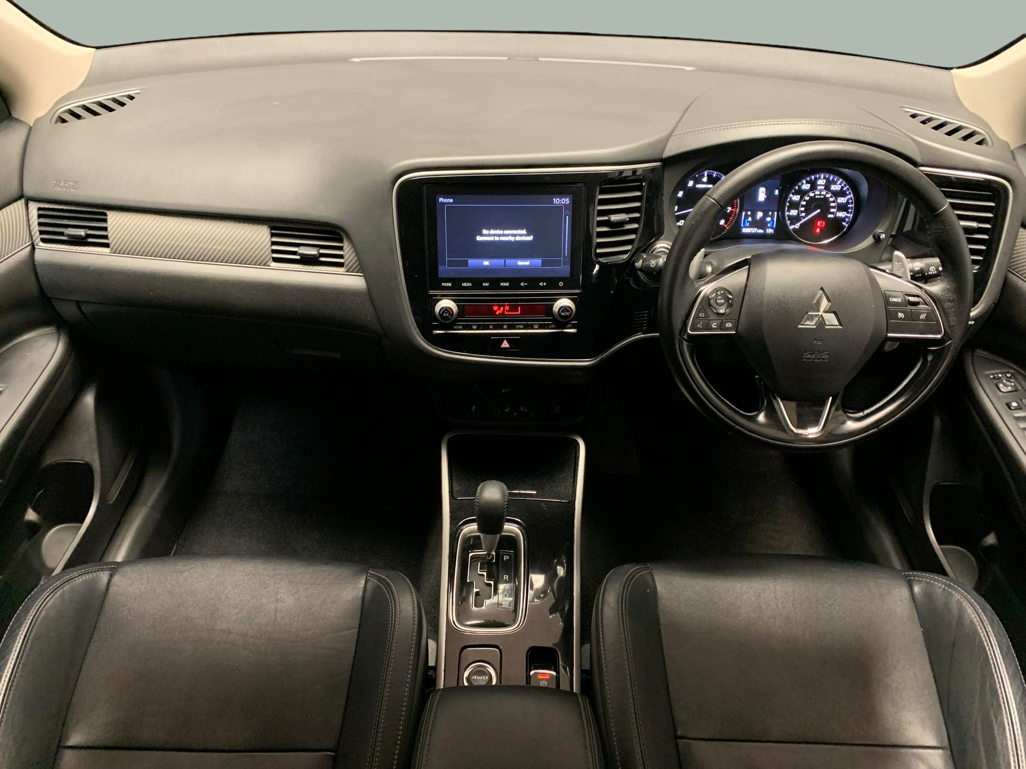 Main listing image - Mitsubishi Outlander