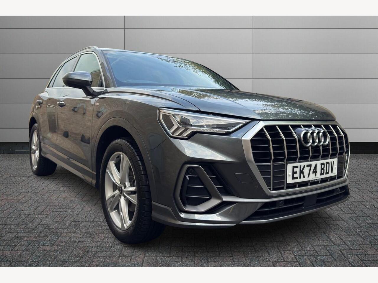 Main listing image - Audi Q3