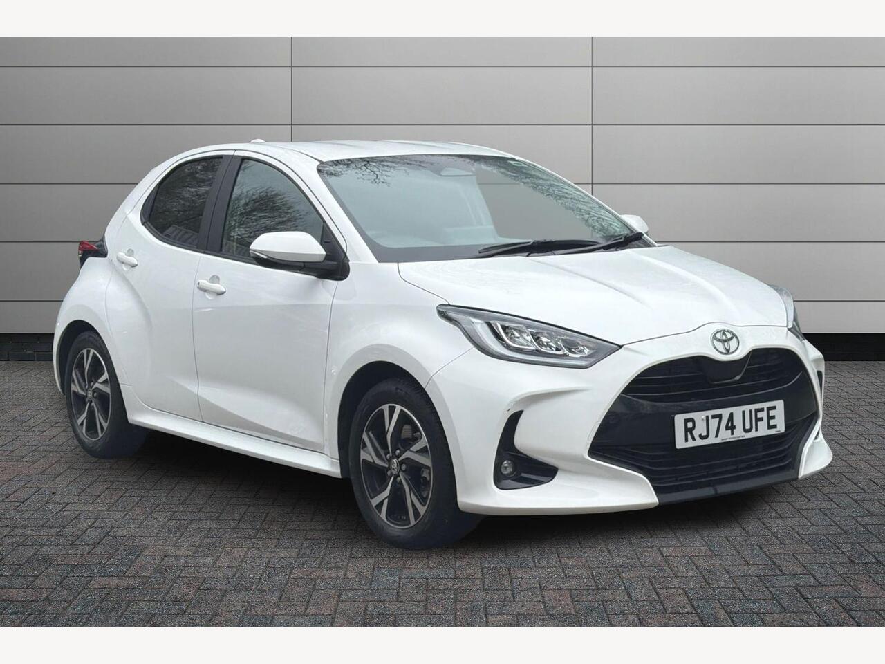 Main listing image - Toyota Yaris