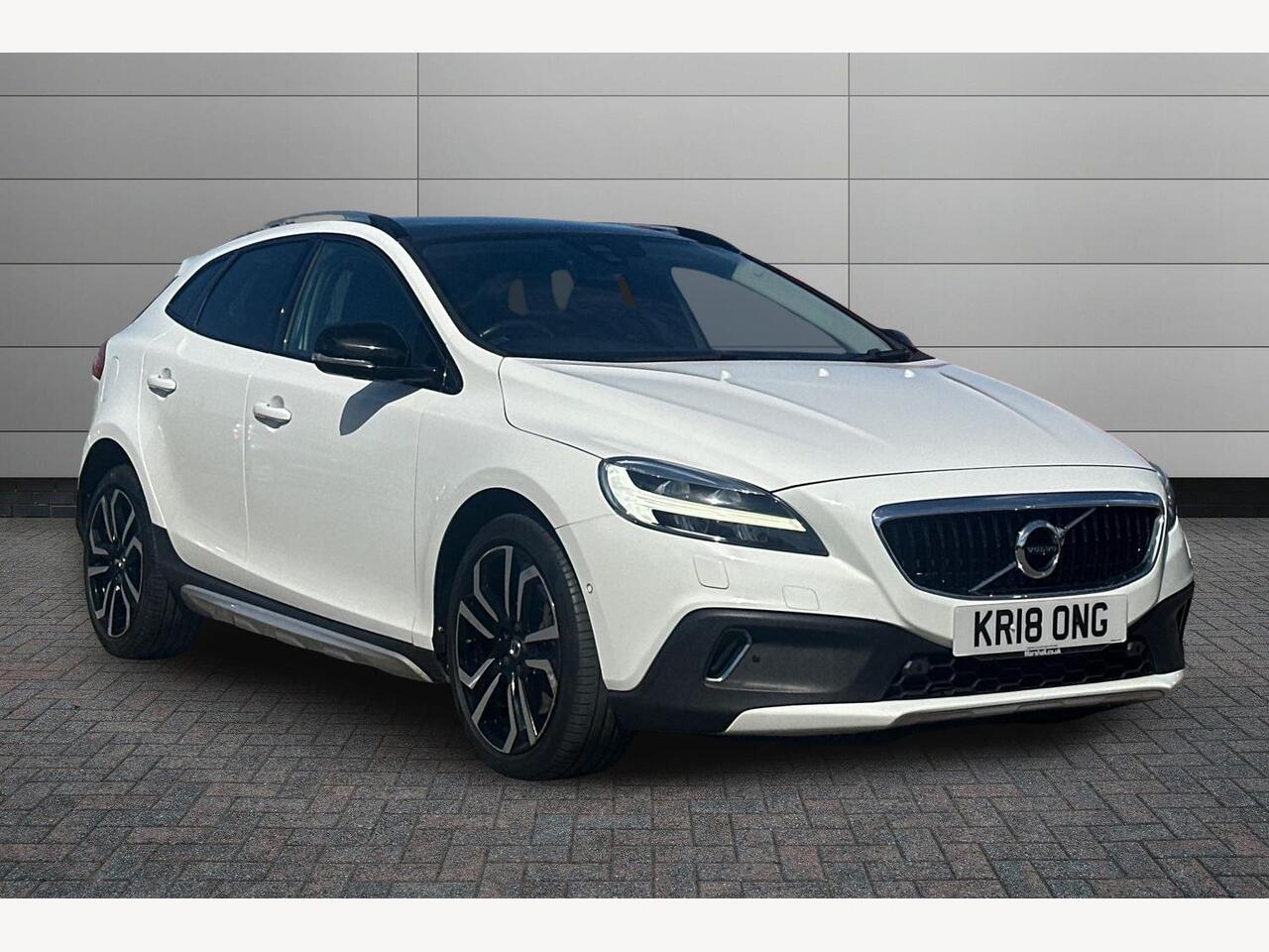 Main listing image - Volvo V40