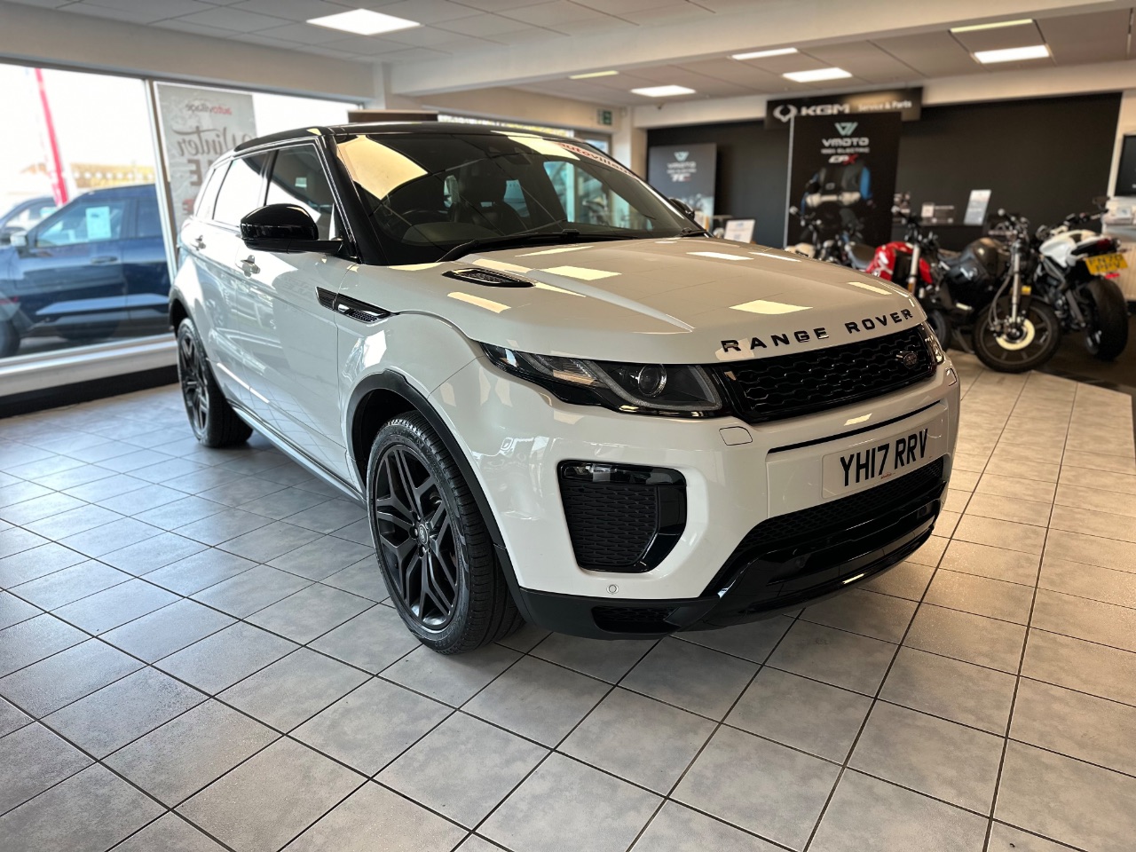 Main listing image - Land Rover Range Rover Evoque