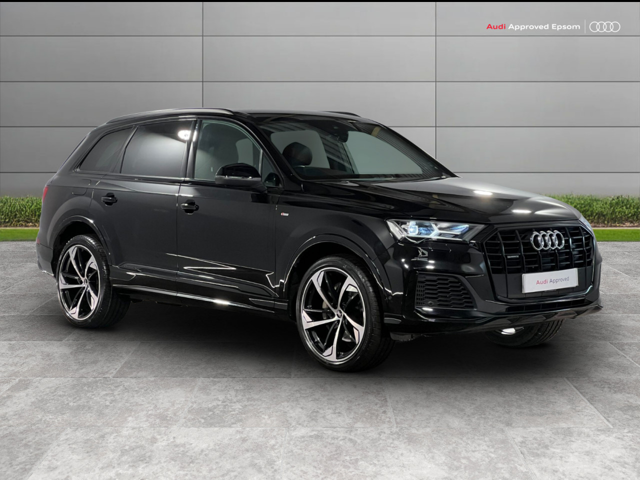 Main listing image - Audi Q7