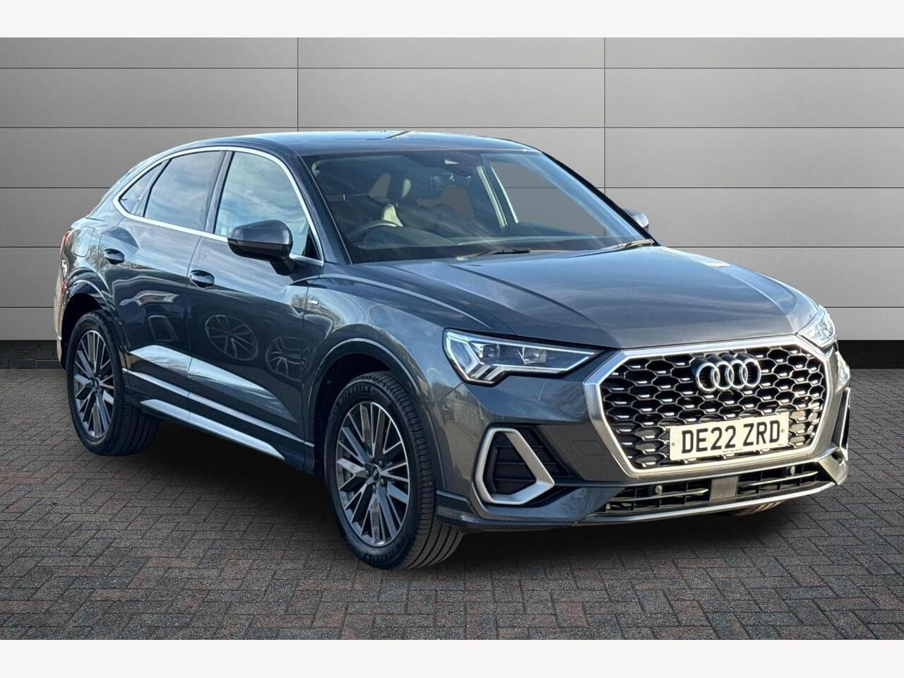 Main listing image - Audi Q3