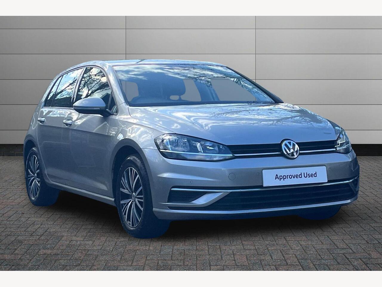 Main listing image - Volkswagen Golf