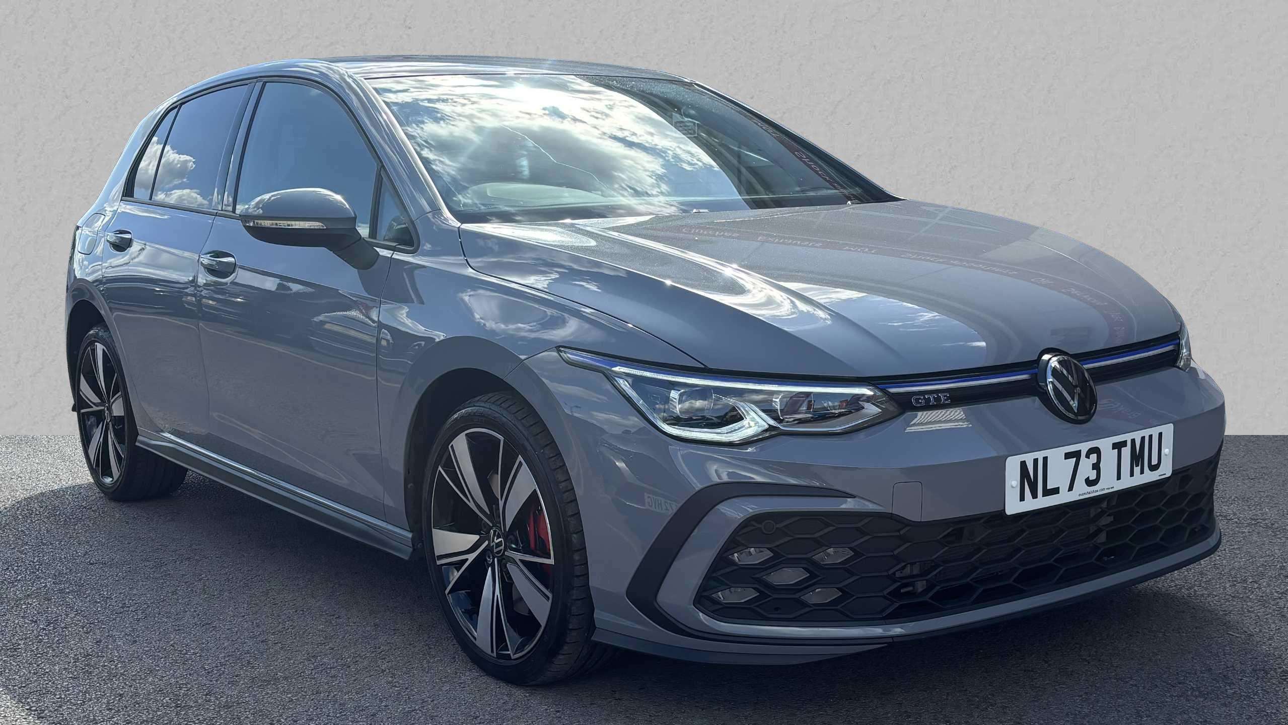 Main listing image - Volkswagen Golf GTE