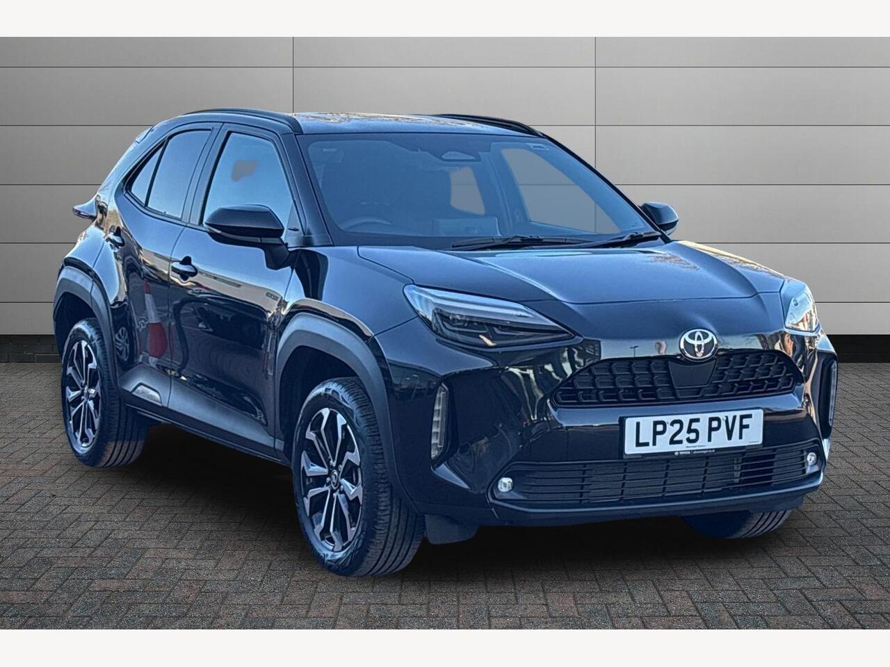 Main listing image - Toyota Yaris Cross