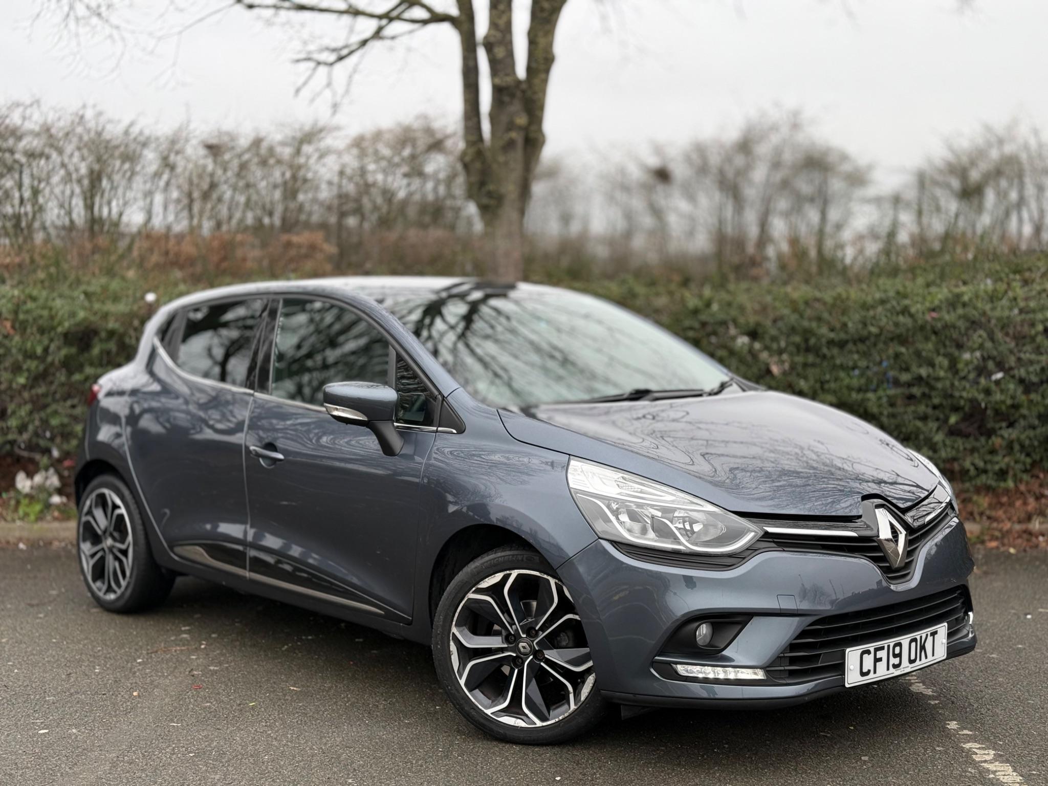 Main listing image - Renault Clio