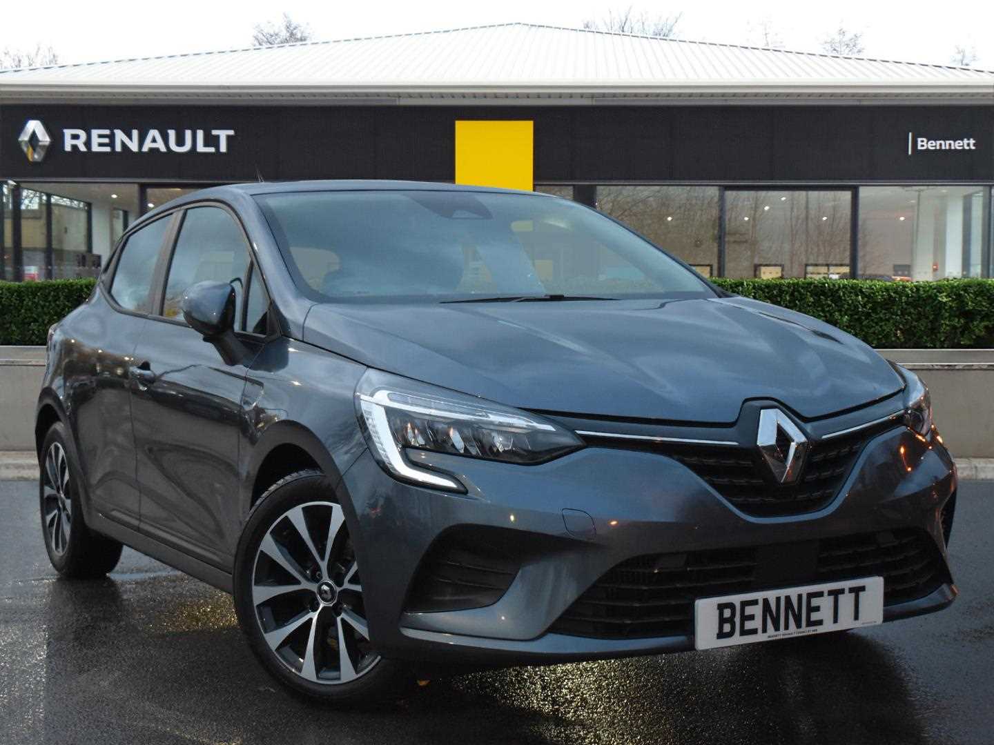 Main listing image - Renault Clio