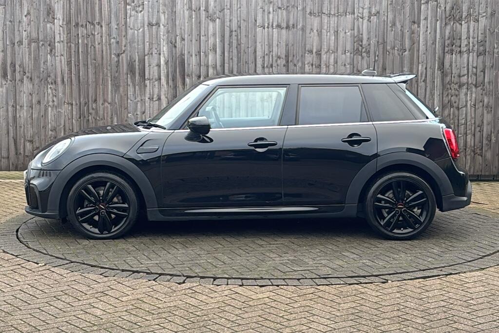 Main listing image - MINI Hatchback 5dr