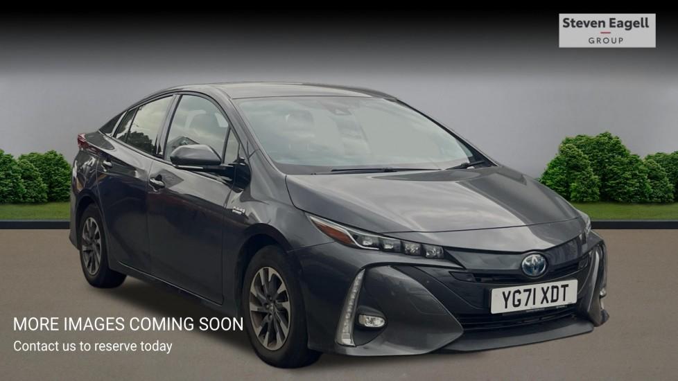 Main listing image - Toyota Prius Plug-In