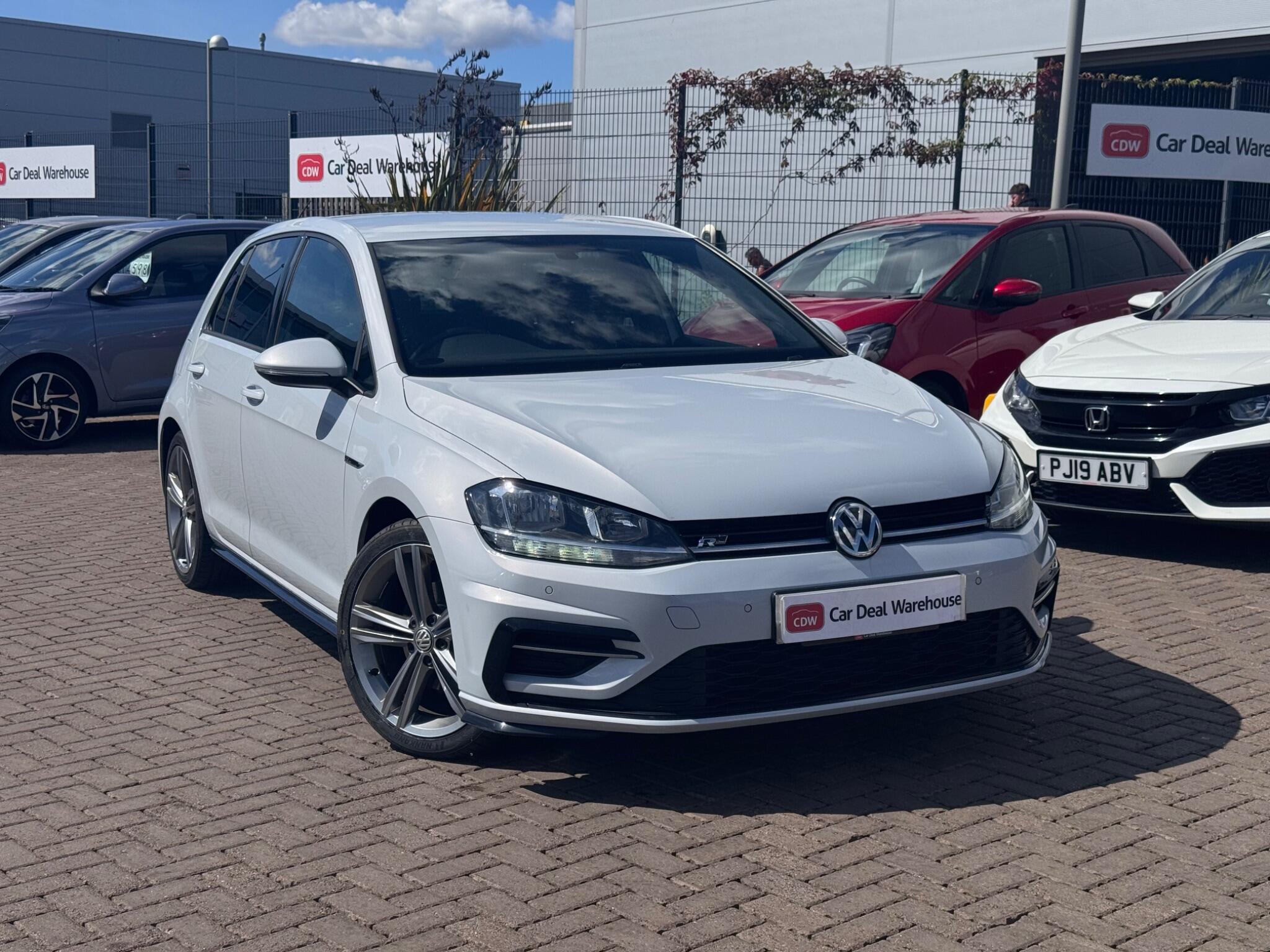 Main listing image - Volkswagen Golf